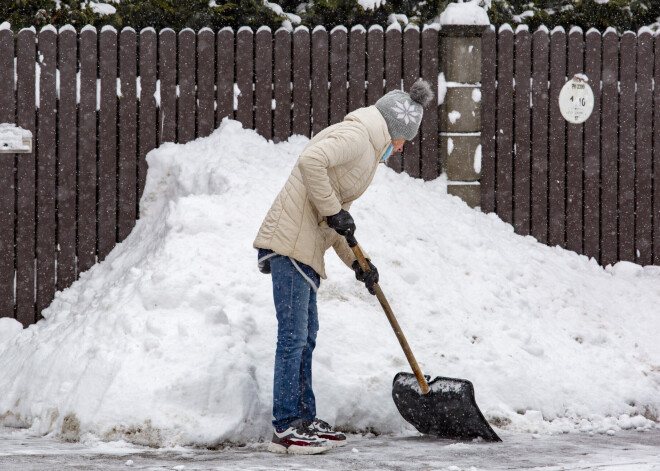 Jauns ciklons Latvijai atnesīs spēcīgus nokrišņus divu dienu garumā