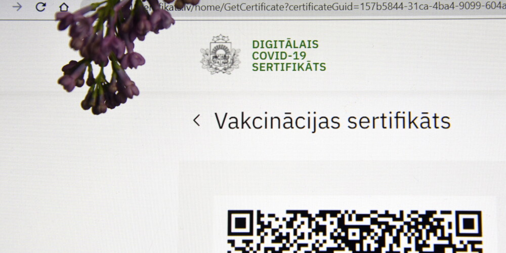 Jelgavas novadā diviem deputātiem bez Covid-19 sertifikātiem joprojām nav apturētas pilnvaras
