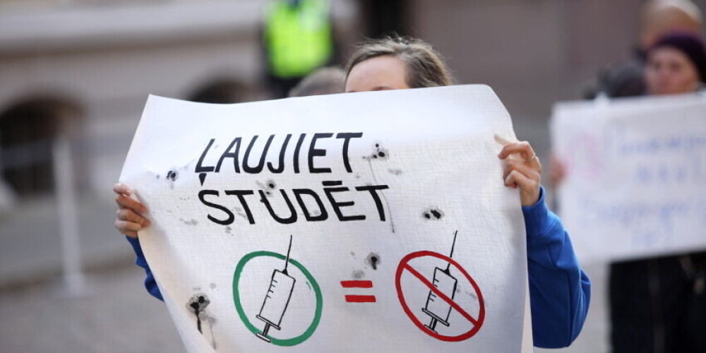 Некоторые студенты начали судиться с RSU за запрет на обучение без Covid-сертификата