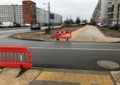 Piebraucamā ceļa, kas savieno Spulgas ielu ar Valdeķu ielu, pieslēgums Valdeķu ielai. 