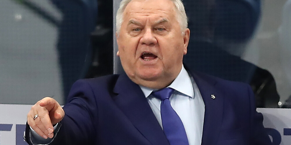 Vladimirs Krikunovs (krievu: Владимир Васильевич Крикунов, dzimis 1950. gada 24. martā) ir bijušais krievu hokeja aizsargs, tagad hokeja treneris. Kā spēlētājs spēlējis PSRS čempionātā klubos Saratovas "Kristall", Maskavas "Kriļja Sovetov" un Rīgas "Dinamo", kopumā aizvadot 382 spēles un gūstot 47 rezultativitātes punktus.Trenera karjeru sāka kā Minskas "Dinamo" spēlējošais treneris. Pēc tam trenējis Slovēnijas klubu HK Acroni Jesenice, ar kuru kļuva par divkārtēju Slovēnijas čempionu, Slovēnijas hokeja izlasi, Kazaņas "Ak Bars", Ņižņekamskas "Ņeftehimik", Baltkrievijas hokeja izlasi, ar kuru sasniedza tās lielāko sasniegumu vēsturē, iekļūstot olimpisko spēļu pusfinālā, Maskavas "Dinamo", ar ko uzvarēja 2005. gada Krievijas čempionātā, Krievijas hokeja izlasi, ar ko ieguva bronzas medaļas pasaules čempionātā, Astanas "Baris" un Kazahstānas hokeja izlasi. Bijis arī KHL kluba Rīgas "Dinamo" galvenais treneris.