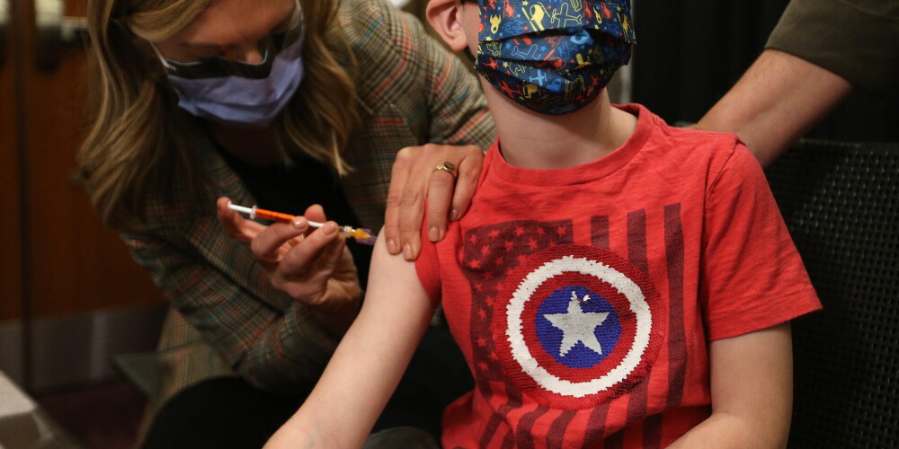 Bērnu vakcinācija pret Covid-19 primāri notiks pie ģimenes ārstiem un ārstniecības iestādēs