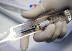 В связи с появлением гриппа в ряде стран латвийцев призывают прививаться и от этой инфекции