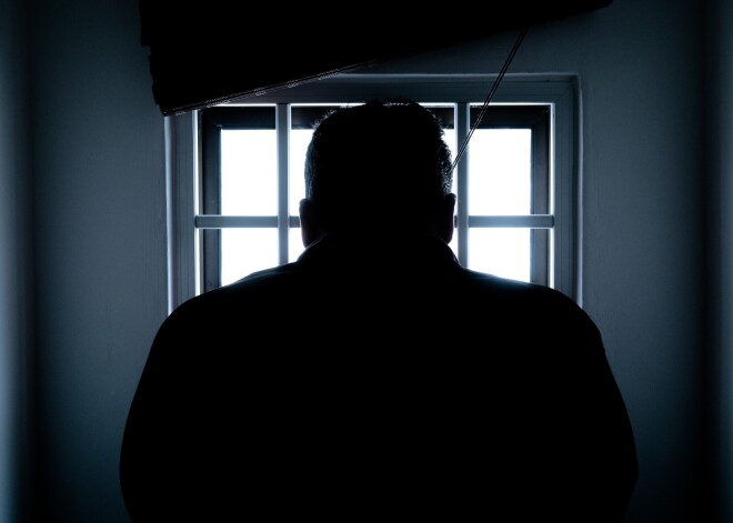 Британский суд приговорил обвиняемого в изнасиловании латвийца к 18 годам лишения свободы
