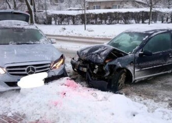 За сутки в Латвии произошло 191 ДТП: 20 пострадавших, двое погибших