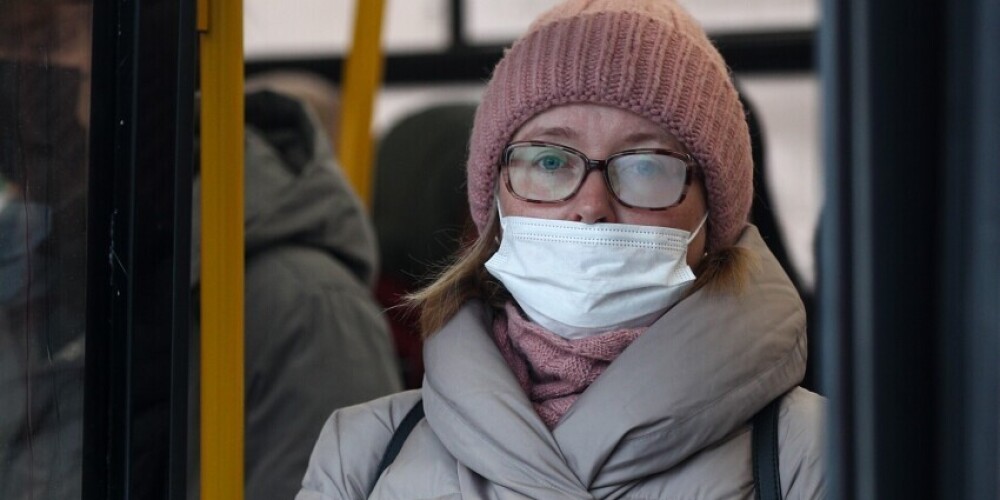 Ceturtdien Latvijā atklāti 723 jauni inficēšanās gadījumi; 16 mirušie