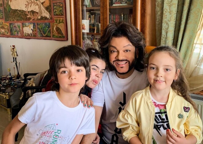 "От денег обезумели": народ в шоке от отношения Филиппа Киркорова к дочери