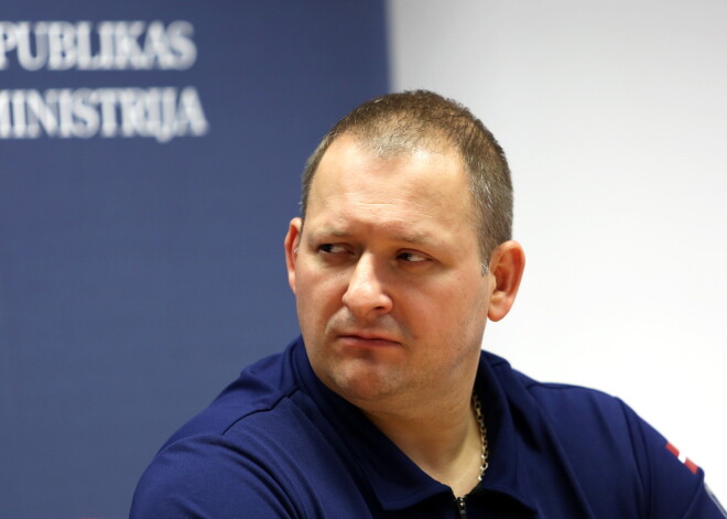 "Ja Gobzemam ir kādas pretenzijas par policijas rīcību, viņam ir tiesības vērsties tiesā," Ruks noliedz personīgas pavēles došanu deputāta aizturēšanai