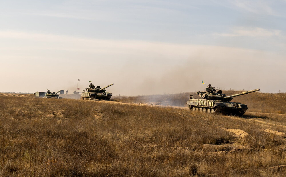 Krievija sūta tankus un snaiperus uz Donbasa fronti