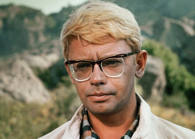 "Мне уже 60, а я все еще Шурик": Александр Демьяненко ненавидел роль, сделавшую его звездой