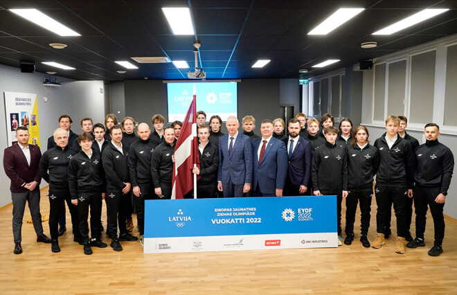 Latvijas U-18 hokeja izlases komanda "Vuokatti 2022".