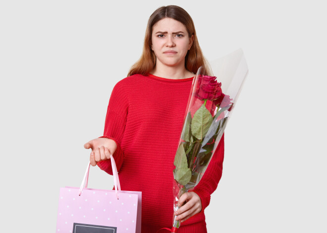 "Плохие" подарки: что не стоит дарить согласно приметам и суевериям и почему