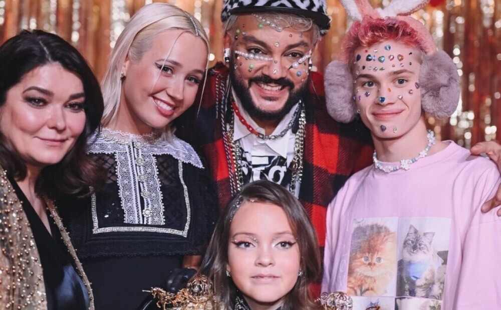 Kirkorov shows a new photo of a woman considered to be the biological mother of his children