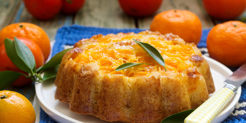 Вкуснейший пирог с мандаринами: минимум ингредиентов и времени