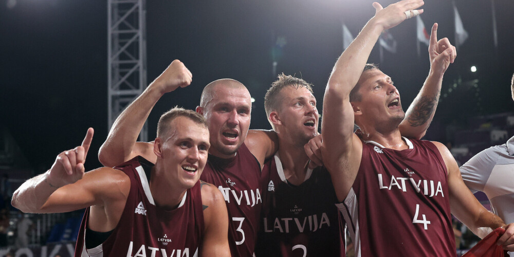 Olimpiskie čempioni 3x3 basketbolā (no kreisās) Nauris Miezis, Edgars Krūmiņš, Kārlis Pauls Lasmanis un Agnis Čavars.