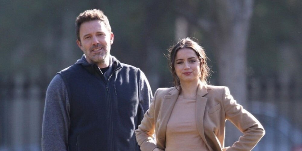 Bens Afleks un Ana de Armasa filmas “Deep Water” uzņemšanas laukumā.