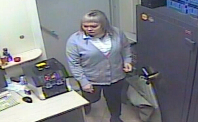 "Alfa-Bank" Ačinskas filiāles kasiere Anna Grigorjeva no bankas telpām iznesa krietnu naudas summu.