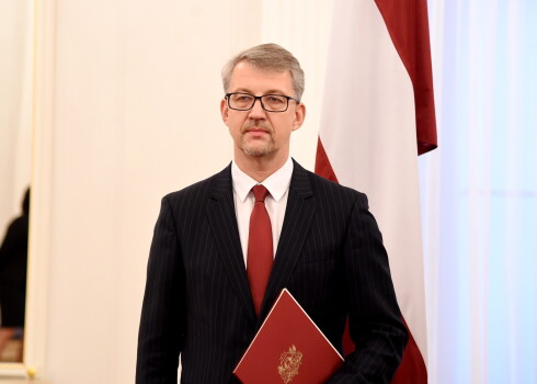 Jaunais Latvijas vēstnieks Kanādā būs Kaspars Ozoliņš