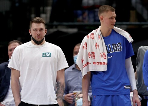 Kristaps Porziņģis un Luka Dončičs.