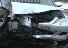 "Mazda" vadītājam brauciena laikā pazūd bremzes