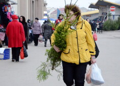 Preses vērtība gan ir pieaugusi, ja pirms 30 gadiem par vienas vidējas eglītes cenu varēja nopirkt 100 Rēzeknes laikraksta numurus, tad tagad tikai 12,5.