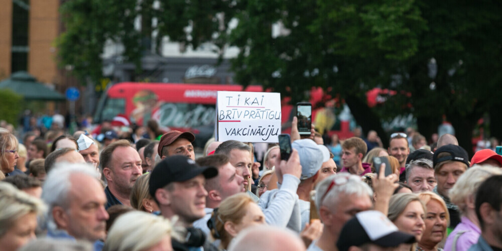 Alda Gobzema organizētais protests pret epidemioloģiskajiem ierobežojumiem.