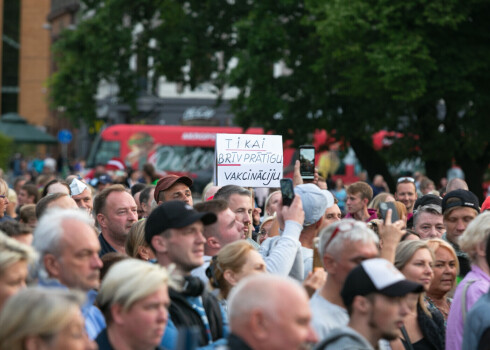 Alda Gobzema organizētais protests pret epidemioloģiskajiem ierobežojumiem.