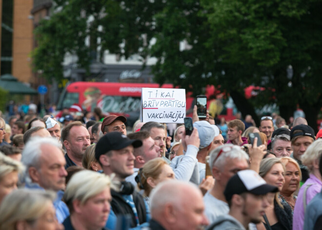 Navaļnijs, aborti, apvērsumi un vakcīnas: kas šogad lika cilvēkiem iziet ielās?