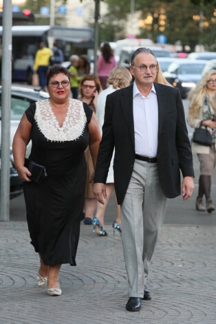 Mākslas mecenāti Jānis un Dina Zuzāni.