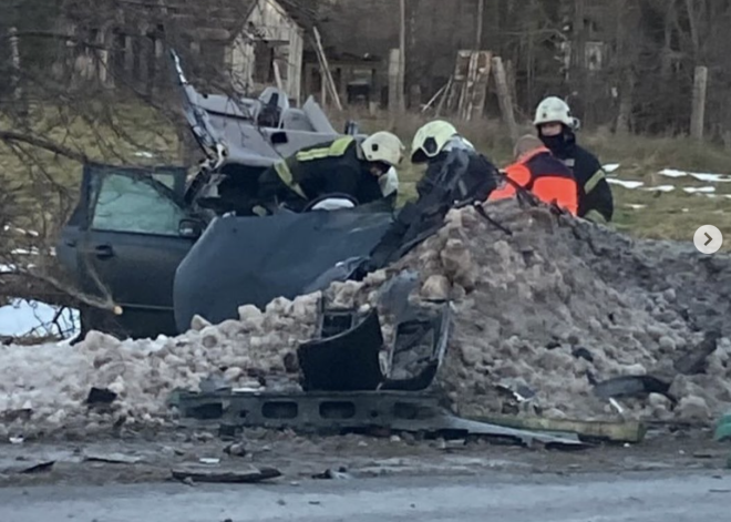 Uz Ventspils šosejas pie Tukuma sadursmē gājis bojā cilvēks