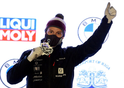 Martins Dukurs Altenbergā izcīna pirmo uzvaru šajā Pasaules kausa sezonā; Tomasam astotā pozīcija