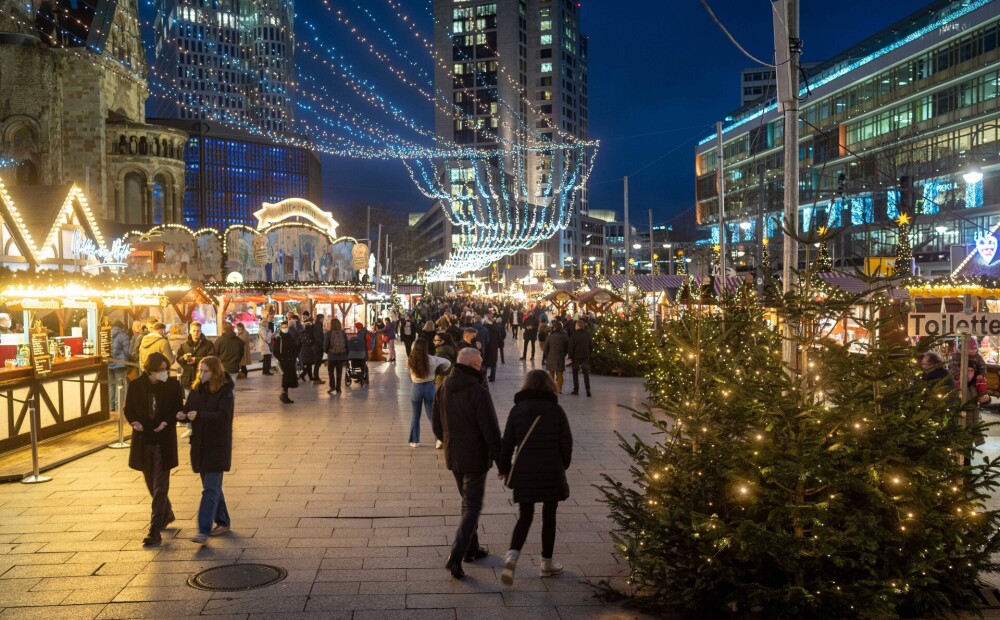 Aptauja: trešdaļa vāciešu Ziemassvētku brīvdienās izvairīsies no nevakcinētiem cilvēkiem