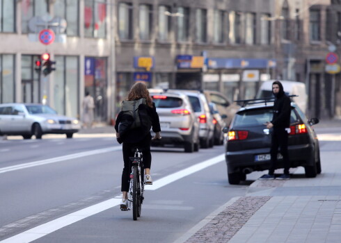 Rīgas vicemērs Ķirsis: "Nevajadzēja steigties ar velojoslu ierīkošanu Čaka ielā"