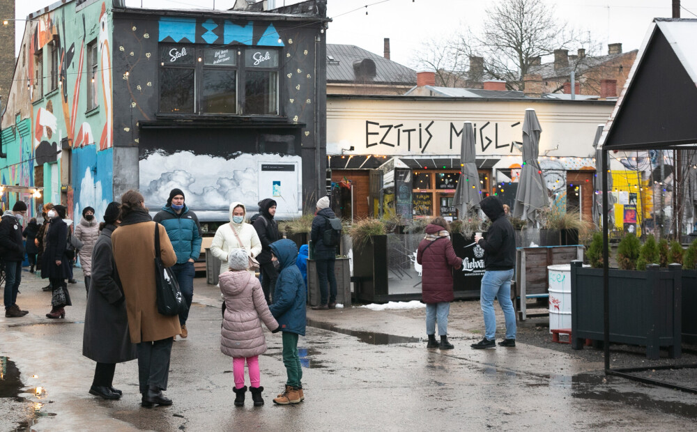 FOTO: Ceturtās adventes tirdziņš Tallinas ielas kvartālā