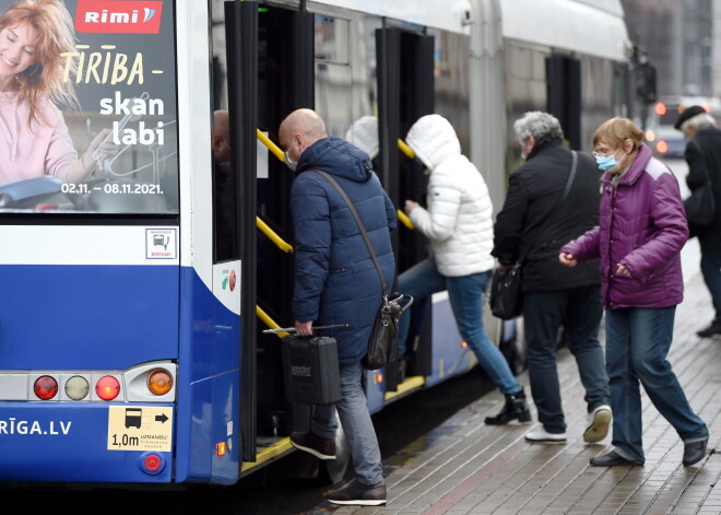 Purvciemā būtiski traucēta trolejbusu kustība