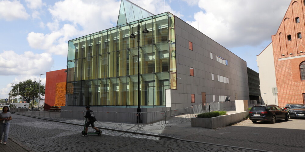 Latvijas Okupācijas muzeja kompleksa - ēkas un padomju okupācijas upuru piemiņas memoriāla "Vēstures taktīla" - atklāšana.