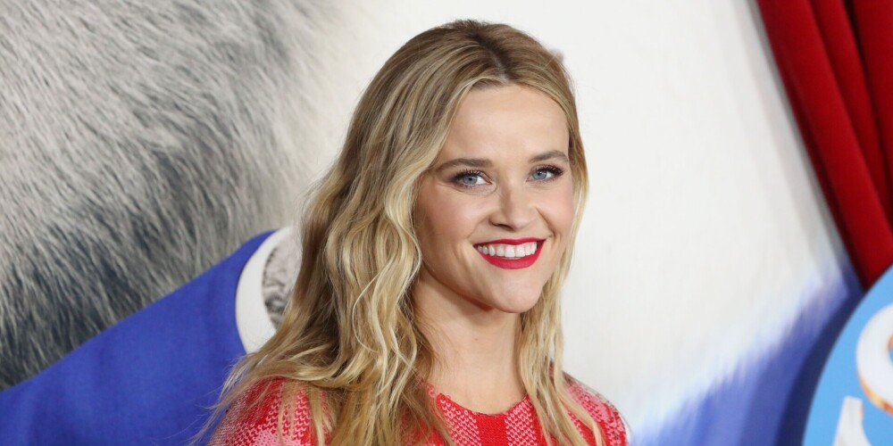 Aktrise Rīza Viterspūna.