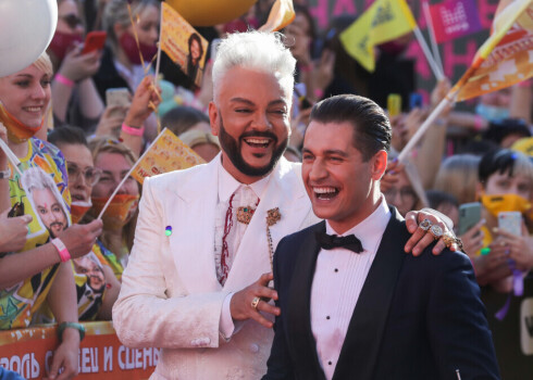 "Любовь не имеет границ!": "Муз-ТВ" оштрафовали за образы гостей премии, которые сочли гей-пропагандой