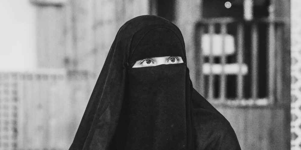 Талибы запретили лечить женщин, не соблюдающих одно условие