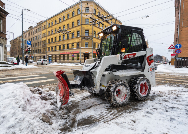 Рижское самоуправление примет меры для улучшения уборки тротуаров