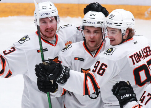 "Amur" pēc 14 gadu pārtraukuma savā laukumā pieveic SKA hokejistus