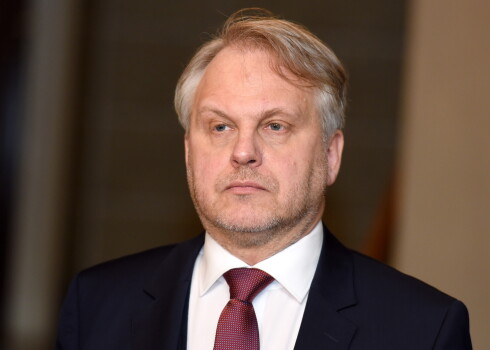 Rīgas pilsētas vēlēšanu komisija apturējusi deputāta Mežecka pilnvaras