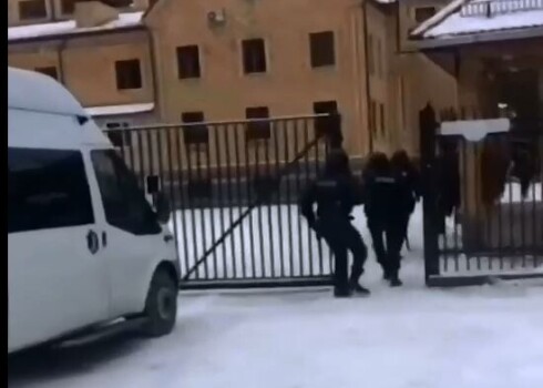 Krievijā sākusies Ļedjajeva “Jaunās paaudzes” filiāļu iznīcināšana: sektas sludinātājus arestē un dzen ārā no valsts