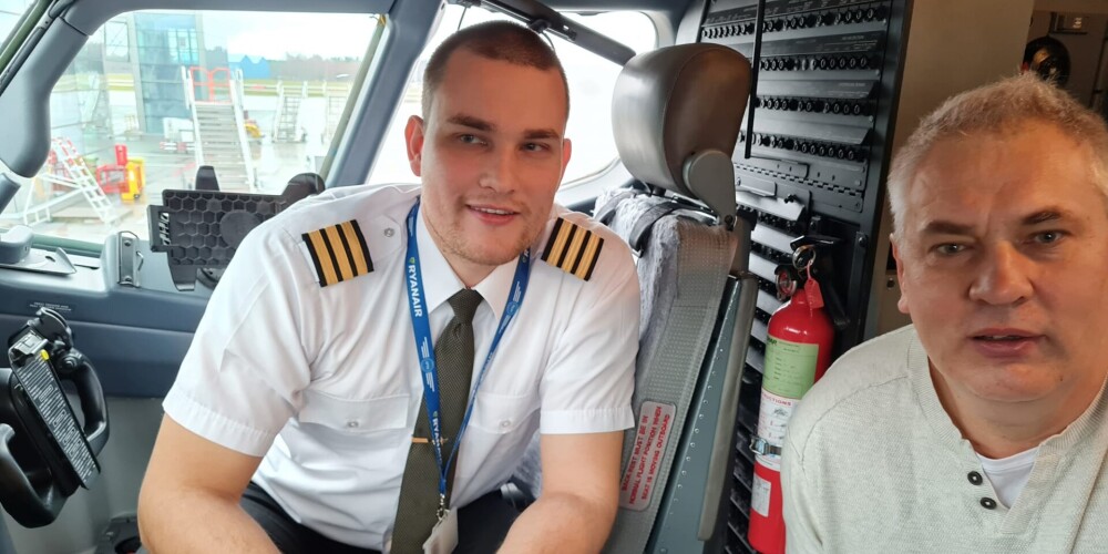 Soctīklus aizkustina mātes stāsts par "airBaltic" pilotu, kura laipnība 2004. gadā palīdzējusi viņas dēlam piepildīt sapni