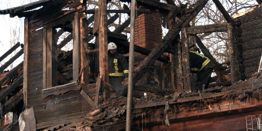 "Его нашли только после того, как обрушился потолок и он упал на первый этаж": во время пожара погиб мужчина
