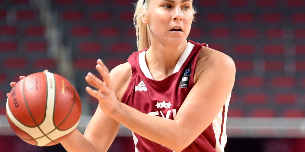 Latvijas sieviešu basketbola izlases saspēles vadītāja Elīna Babkina.