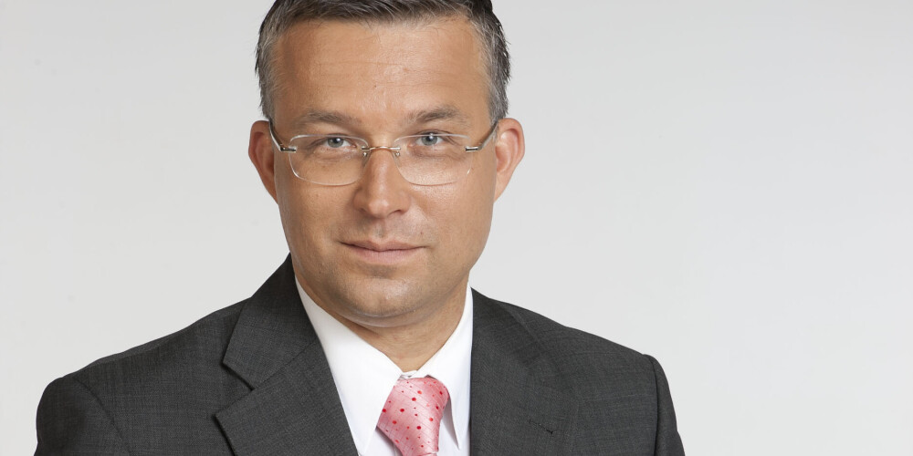 "Apziņa, ka man ir trīs dēli, ka man ir ģimene, par kuru jārūpējas, tomēr izrādījās stiprāka par bezcerību un nevēlēšanos dzīvot," saka Ivo.