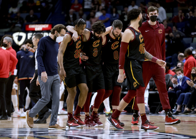 VIDEO: Rikijam Rubio pēc ļoti nepatīkama savainojuma NBA sezona noslēdzas priekšlaicīgi