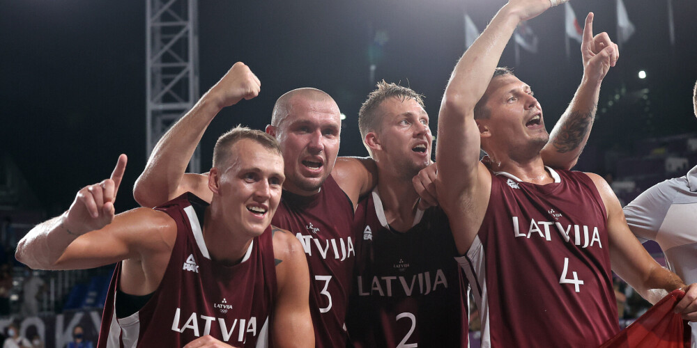 "Zelta" sastāvā, protams, iekļauti arī olimpiskie čempioni 3x3 basketbolā (no kreisās) Nauris Miezis, Edgars Krūmiņš, Kārlis Pauls Lasmanis un Agnis Čavars.
