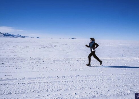 Liepājniece Evija Reine par iztērētiem 30 000 eiro, lai uzvarētu ledainajā Antarktīdas maratonā